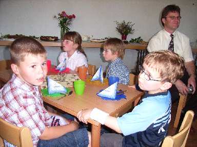 zz_2e1_ki_tisch.jpg