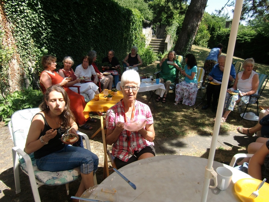 nachbarschaftsfest120.jpg